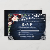 Rustiek hout blauw bordeaux bloemenbruiloft RSVP kaartje (Voorkant / Achterkant)