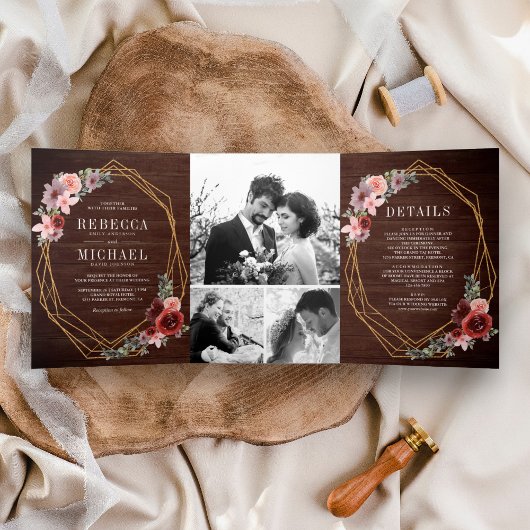 Rustiek hout blush roze bordeaux bloemenbruiloft drieluik uitnodiging