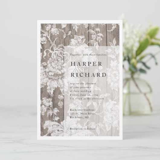 Rustiek hout en bloemen moderne bruiloft uitnodigi kaart (Staand voorkant)