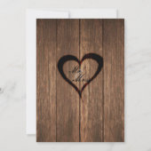 Rustiek hout en gegraveerd hart bruiloft uitnodigi kaart (Achterkant)