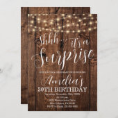 Rustiek hout en String licht Verrassing Verjaardag Kaart (Voorkant / Achterkant)