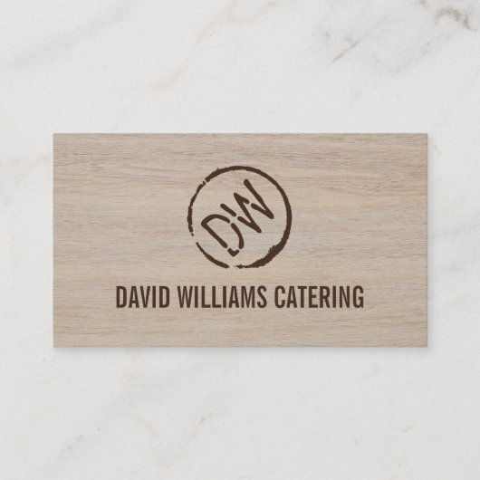 Rustiek hout-gebrande gestempeld monogram op bruin visitekaartje (Voorkant)