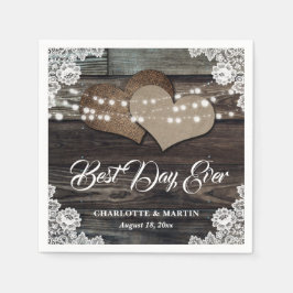 Rustiek hout kant twee jute harten bruiloft servet