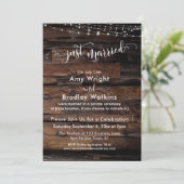 Rustiek hout met lichten, "Just Married"-calligraf Kaart (Staand voorkant)