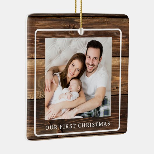 Rustiek hout Onze eerste kerst 2 foto Keramisch Ornament (Rechts)