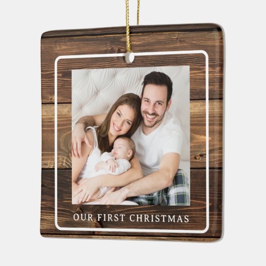 Rustiek hout Onze eerste kerst 2 foto Keramisch Ornament (Links)