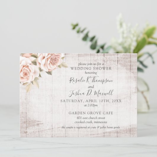 Rustiek Hout Romantische Rozen Paar Trouwdouche Kaart (Staand voorkant)