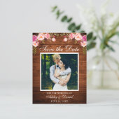 Rustiek Hout Roze Bloemen Save the Date Foto Aankondigingskaart (Staand voorkant)