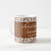 Rustiek hout & wit kant bruidsmeisje bruiloft koffiemok (Voorkant links)