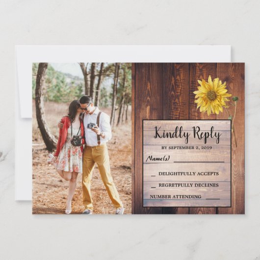 Rustiek hout zonnebloem foto land bruiloft RSVP Kaart (Voorkant)