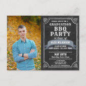 Rustiek krijtbord Afstuderen BBQ Party Invitation Briefkaart (Voorkant)