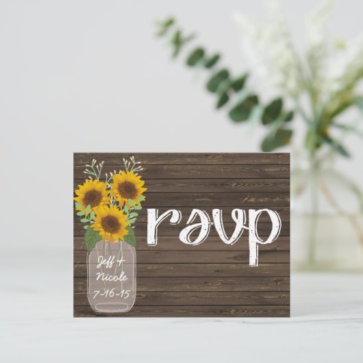Rustiek Land Bruiloft Hout & Zonnebloemen RSVP Uitnodiging Briefkaart (Staand voorkant)