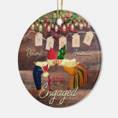 Rustiek Land eerste Kerstmis verloofd schattig paa Keramisch Ornament (Links)