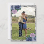 Rustiek Land Rozen Schuur Hout Bruiloft Uitnodigin Kaart (Achterkant)