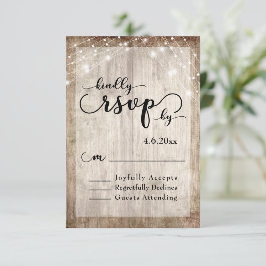 Rustiek Licht Bruin Hout & Lichten Bruiloft RSVP 1 (Staand voorkant)