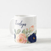 Rustiek marineblauw, perzik bloemen gepersonalise koffiemok (Voorkant links)