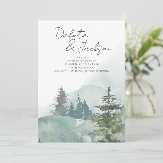 Rustiek mistig bos berg bestemming bruiloft kaart (Staand voorkant)