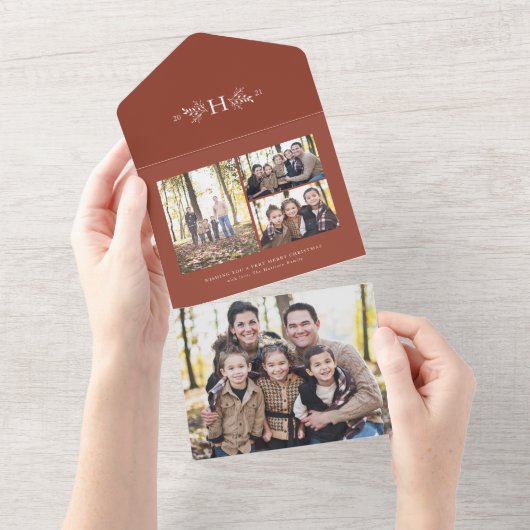 Rustiek monogram terracotta vakantie fotocollage all in one uitnodiging (Afscheurbaar)