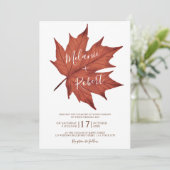 Rustiek rood bruin esdoornblad eenvoudig bruiloft kaart (Staand voorkant)