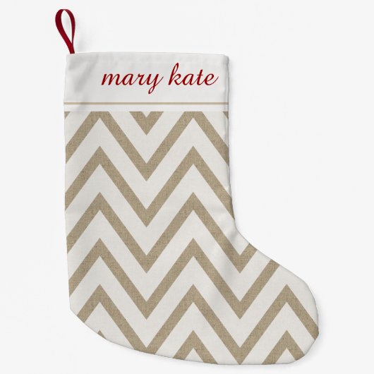 Rustiek Rood en Wit Faux Burlap Chevron Patroon Kleine Kerstsok (Voorkant)