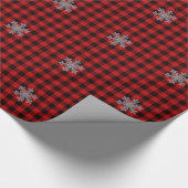 Rustiek rood en zwart plaid met sneeuwvlok detail cadeaupapier (Hoek)