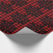 Rustiek rood zwart plaid met sneeuwvlok detail cadeaupapier (Hoek)