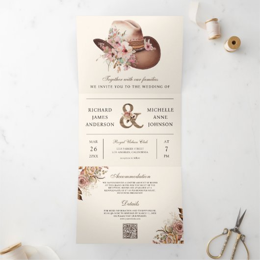 Rustiek Western Cowboy Bloemen Pet QR Code Bruilof Drieluik Uitnodiging (Binnen)