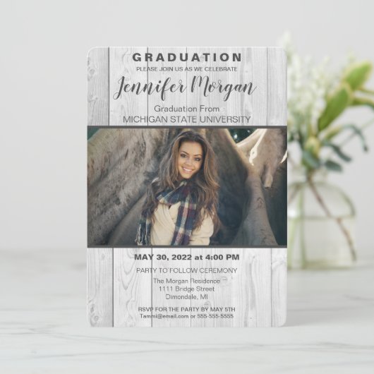 Rustiek Wit Houten Foto Afstuderen Invitation Kaart (Staand voorkant)