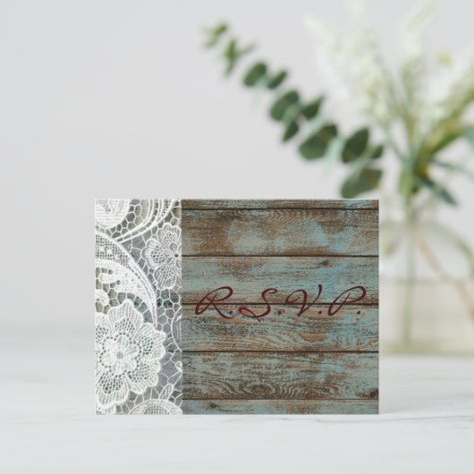 Rustiek Witte kant blauwgroen schuur Hout bruiloft Uitnodiging Briefkaart (Staand voorkant)