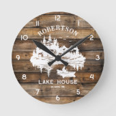 Rustiek Wood Lake House Scène Familienaam Ronde Klok (Voorkant)