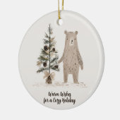 Rustiek Woodland Beer met kerstboom Keramisch Ornament (Links)