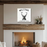 Rustiek Zwart Wit Hert Welkom Canvas Afdruk<br><div class="desc">Dit teken is eenvoudig in ontwerp,  maar een statement op zich. Het bord heeft een zachte witte achtergrond,  met een zacht zwart ontwerp. De tekst lijkt op penseelstreken voor een  weergave. Personaliseer het met uw familienaam. Perfect voor de cabine of het kamp,  evenals moderne,  boerderij of landinrichting.</div>