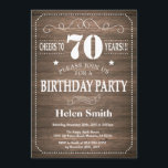 Rustieke 70e Verjaardag Uitnodiging  Retro<br><div class="desc">Rustieke 70e verjaardag uitnodiging met rustieke houten achtergrond. retro. Verjaardag voor volwassenen. Verjaardag van Mannen of vrouwen. Kinder jongen of meisje dame tiener Bday Nodig uit. 13e 15e 16e 18e 20e 21e 30e 40e 50e 60e 70e 80e 90e 100e. Elke leeftijd. Voor verdere aanpassing klikt u op de knop "Aanpassen"...</div>