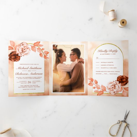 Rustieke aardse Boho bloemboog Alles in één bruilo Drieluik Uitnodiging (Binnen)