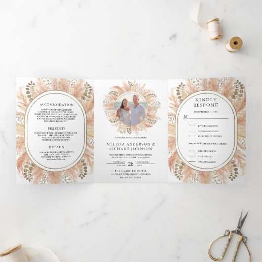 Rustieke aardse Boho Pampas gras Alles in een brui Drieluik Uitnodiging (Binnen)