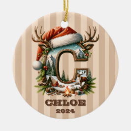 Rustieke Adventure Letter C Santa Hat en kampvuur Keramisch Ornament