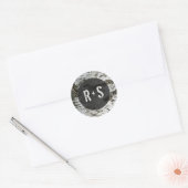 Rustieke berkenboom Bark Moderne bruiloft Monogram Ronde Sticker (Envelop)