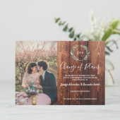 Rustieke bladeren hout monogram bruiloft annulerin kaart (Staand voorkant)