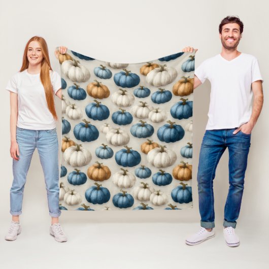 Rustieke blauwe en neutrale pompoenen fleece deken (In situ)