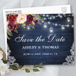 Rustieke Blauwe Houten Lichten Kruiken Bloemen Sav Aankondigingskaart<br><div class="desc">Rustieke Blauwe Houten Strijklichten Mason Jars Kant Waterverf Bourgondische Bloemen Save the Date Briefkaart - Gedrukt Terug</div>