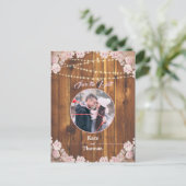 Rustieke Bloemen Lichte String Hout Save the Date  Aankondigingskaart (Staand voorkant)