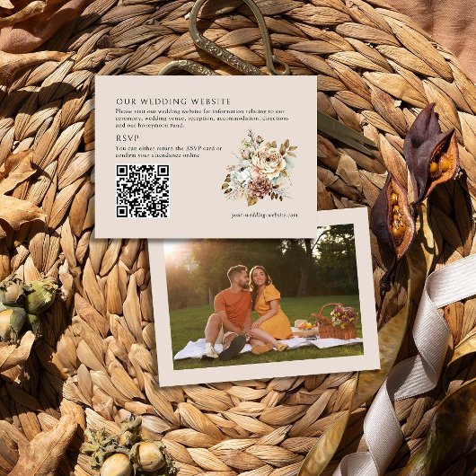 Rustieke bloemencode met QR-code trouwwebsite Informatiekaartje