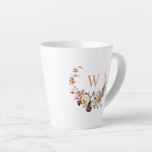Rustieke bloemenkrans met uw monogram latte mok (Rechterhoek)