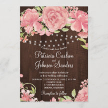 Rustieke blush roze pioenen en lichten op schuur h