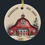 Rustieke Boerderij Country Christmas Keramisch Ornament<br><div class="desc">Een rustieke waterverf schuur maakt deze landelijke kerstversieringen ideaal voor boerenliefhebbers en plattelandsbewoners. Gemakkelijk aanpassen om een speciaal cadeau te maken deze kerst.</div>