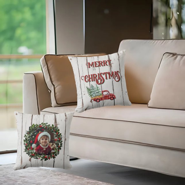 Rustieke boerderij noodlijdende hout rode vrachtwa kussen (Creator heeft geüpload)