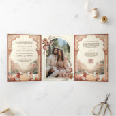 Rustieke Boho Aardse Bloemen Indische Koe bruiloft Drieluik Uitnodiging (Binnen)