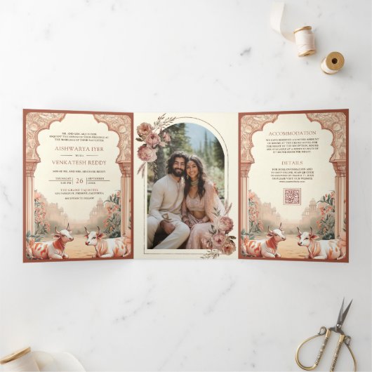 Rustieke Boho Aardse Bloemen Indische Koe bruiloft Drieluik Uitnodiging (Binnen)