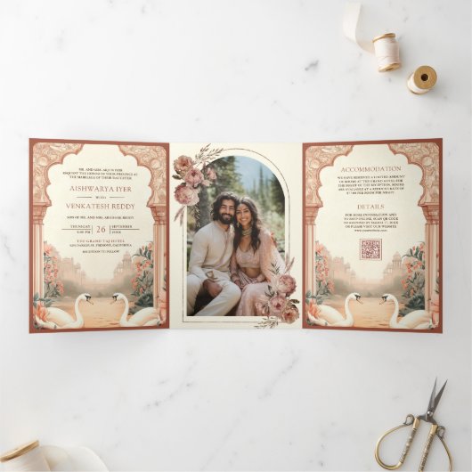 Rustieke Boho Aardse Bloemen Indische Zwaan Huweli Drieluik Uitnodiging (Binnen)