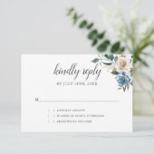 Rustieke Boho Dusty Blauwe Bloemen Bruiloft RSVP (Staand voorkant)